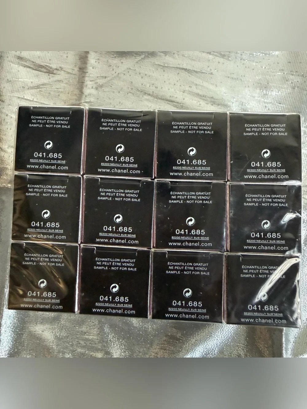 12 Of CHANEL Le Lift Crème Yeux Eye Botanical  Alfalfa Cream 1 oz 30 ml-